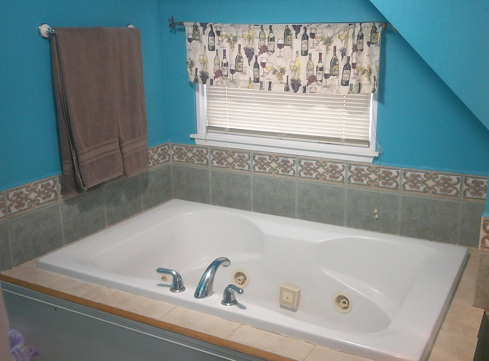 Lil Black Bear Inn - photo 73