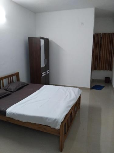 Chandragiri Lodging - last minute hotel in Unknown City