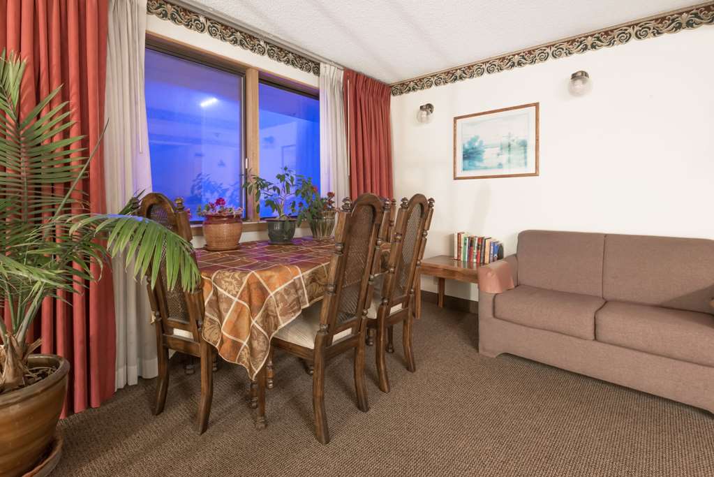 Super 8 by Wyndham Laramie - photo 7