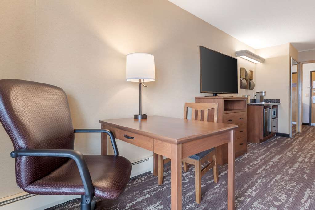 Best Western Plus Superior Inn - photo 37