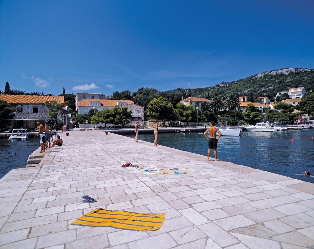 Residences Island View