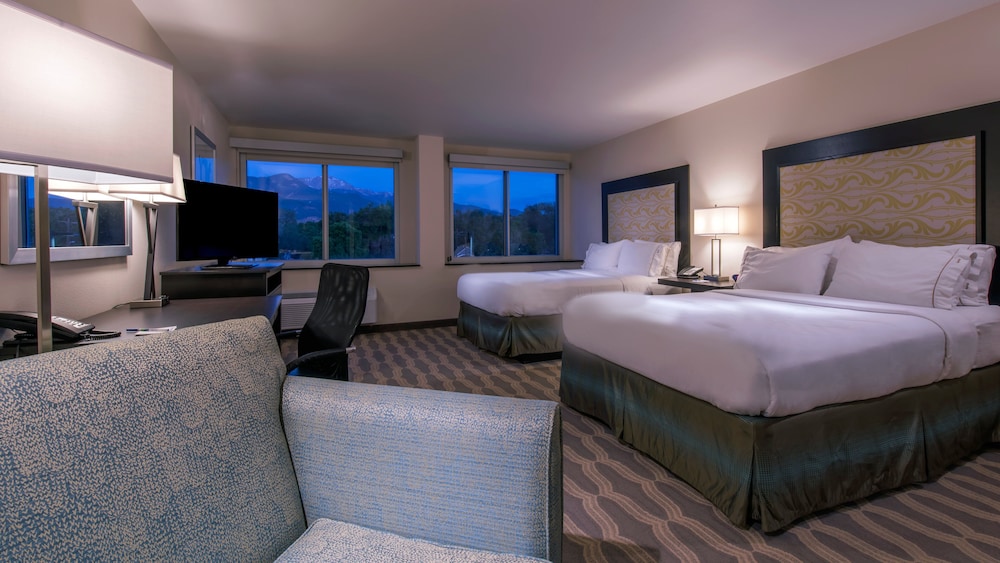 Holiday Inn Express & Suites Colorado Springs Central by IHG - photo 91