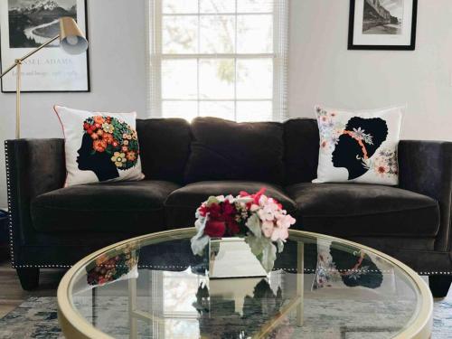 The Downtown Blue Bungalow Escape — 4-Star Luxury Hotel in San Diego, United States