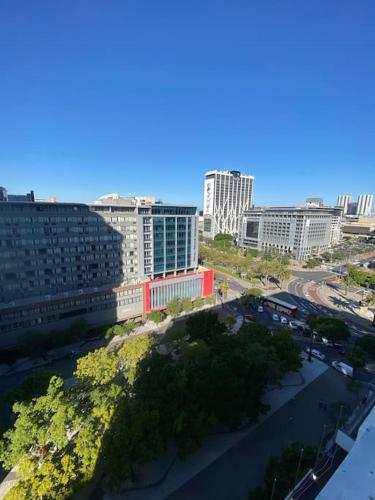 Spacious 2 bed unit no powercuts — 4-Star Luxury Hotel in Cape Town, South Africa