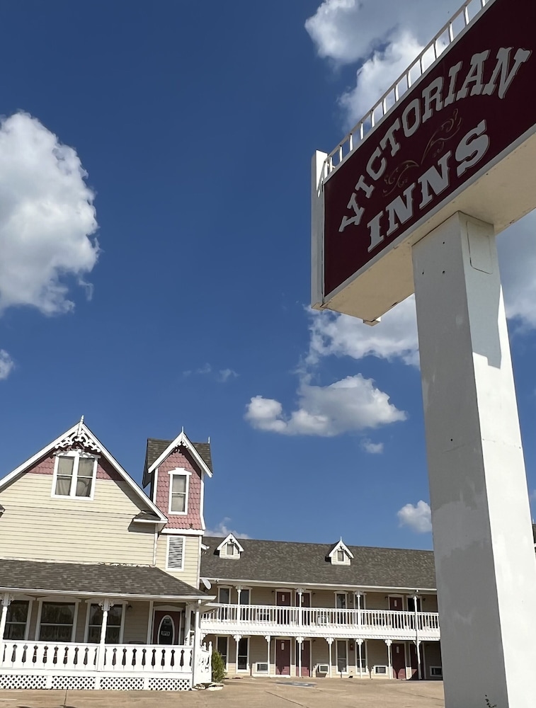 Victorian Inn - photo 12