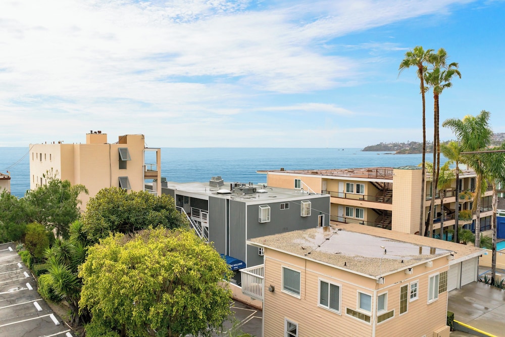 Pacific Edge Hotel - photo 131