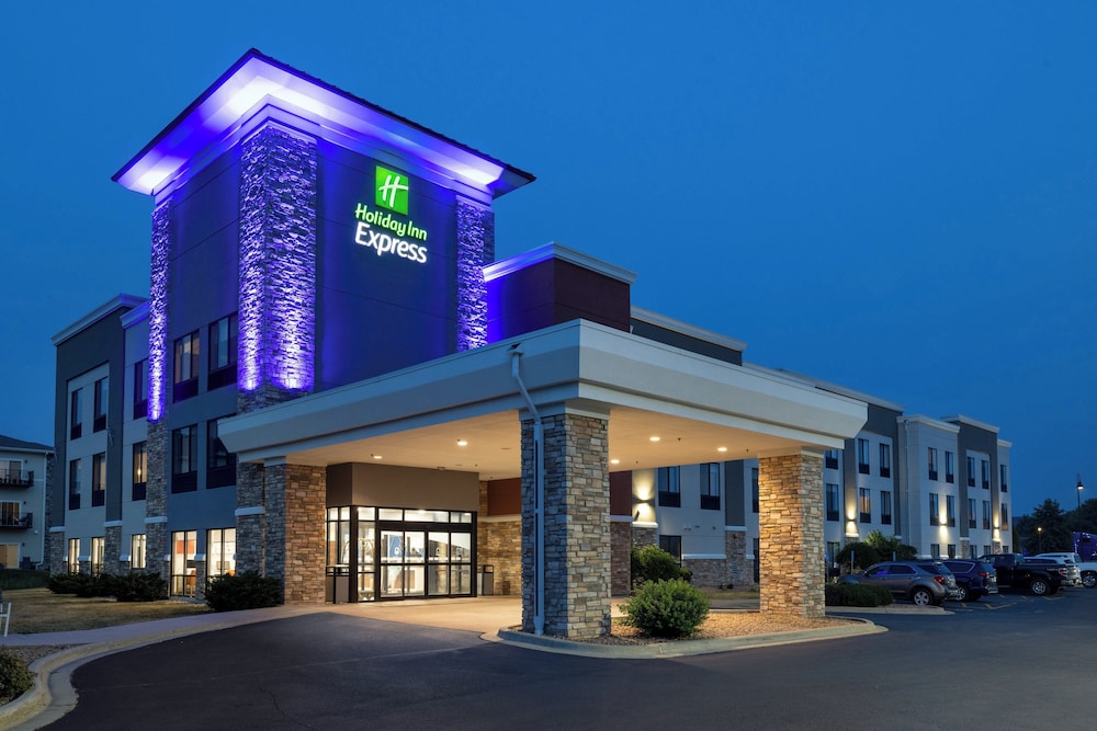 Holiday Inn Express Rochester South Mayo Area — Rochester