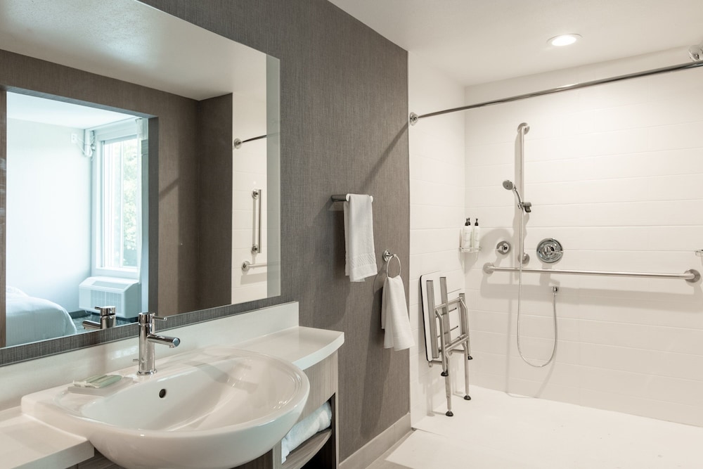 SpringHill Suites Chester - photo 19