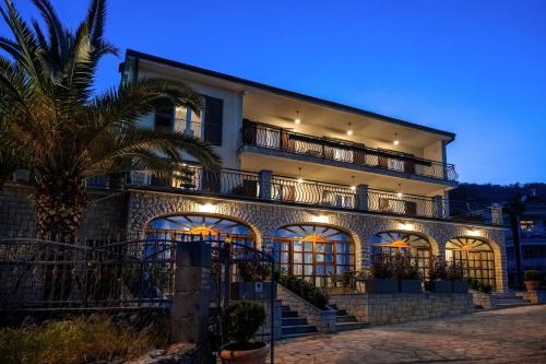 Villa Klarić Bed & Breakfast — 4-Star Luxury Hotel in Lovran, Croatia