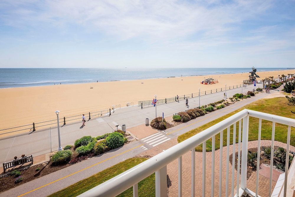 Hampton Inn Virginia Beach Oceanfront North - photo 31
