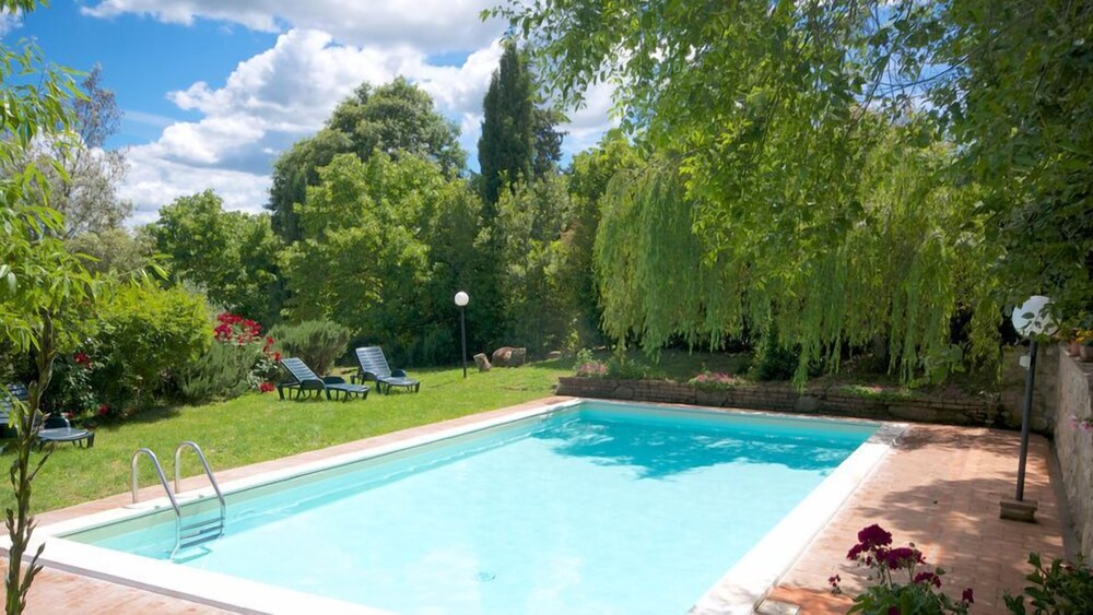 Agriturismo Corvaia — 4-Star Luxury Hotel in Radicofani, Italy