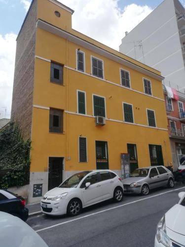 Apartment Urbino 33 — 4-Star Luxury Hotel in Rome, Italy