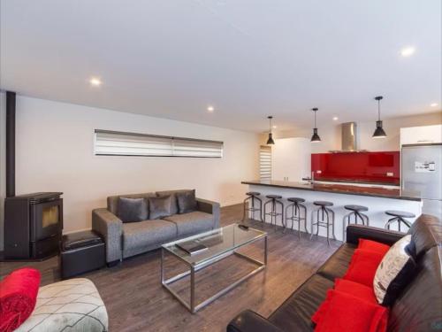 Central Spa Getaway — 4-Star Luxury Hotel in Queenstown, New Zealand