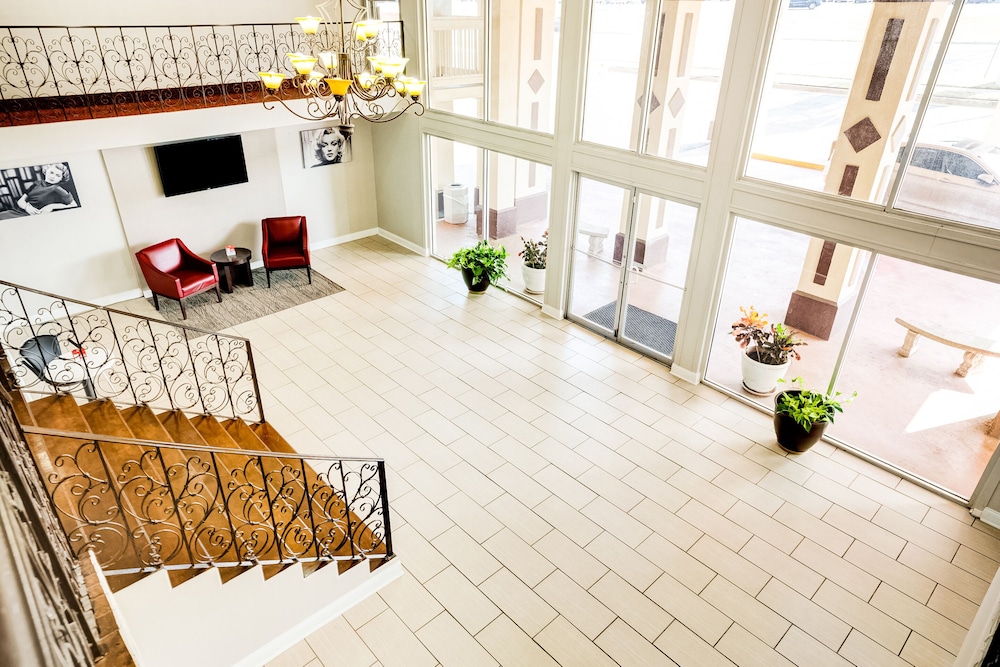 OYO Hotel Tyler Northwest Mineola Hwy - photo 3