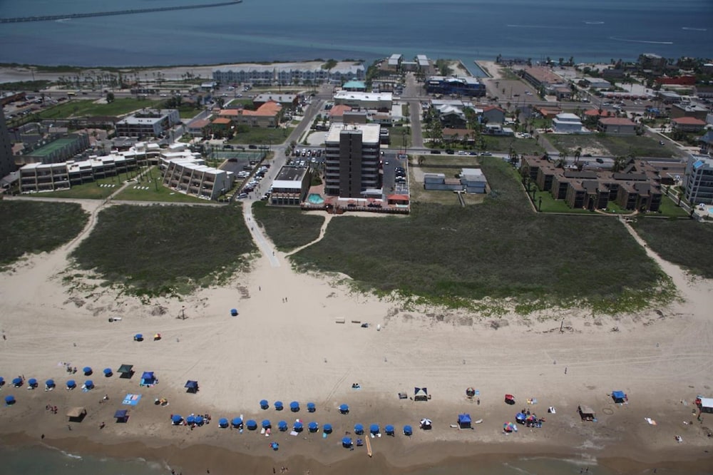 Padre South Hotel On The Beach - photo 37