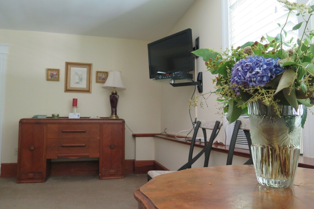 Calderwood Inn - photo 9