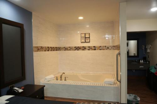 Theroff's Motel - photo 24