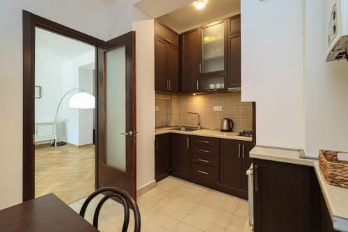 Stylish 3BR Apt near Mziuri Park By Wehost