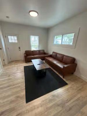 Short Walk to Niagara Falls 6 Bedrooms in Niagara Falls, United States