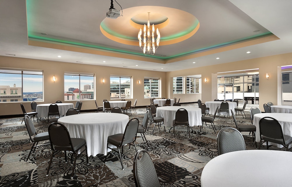 Holiday Inn Express & Suites Atlanta Downtown by IHG - photo 114