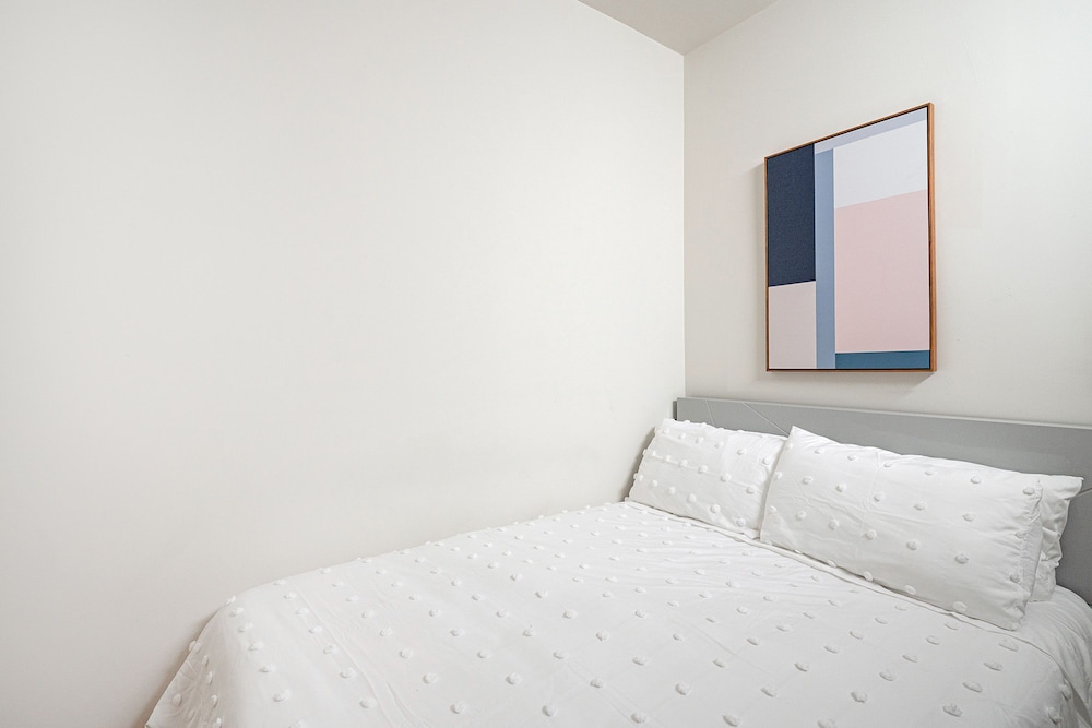 Beautiful 3 Bedroom Unit in Prime Location — 4-Star Luxury Hotel in New York City, United States