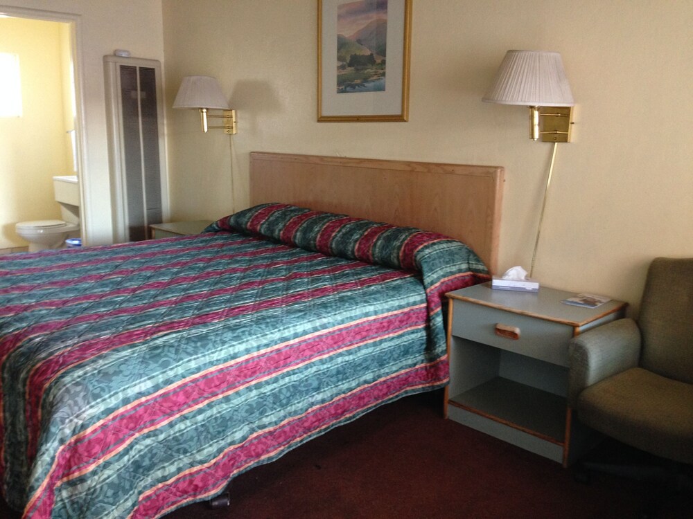 National 9 Motel - photo 7