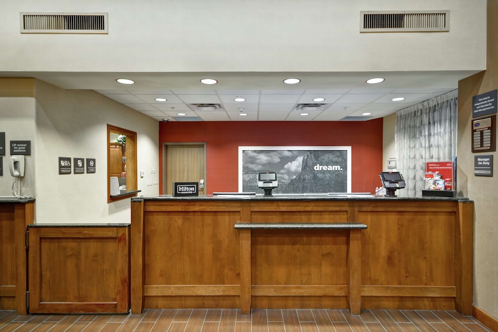 Hampton Inn & Suites Yuma - photo 4