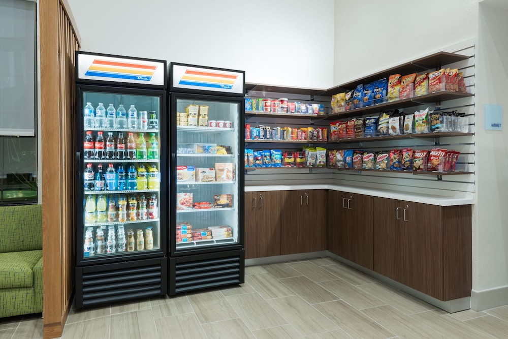 Holiday Inn Express & Suites Nearest Universal Orlando by IHG - photo 30