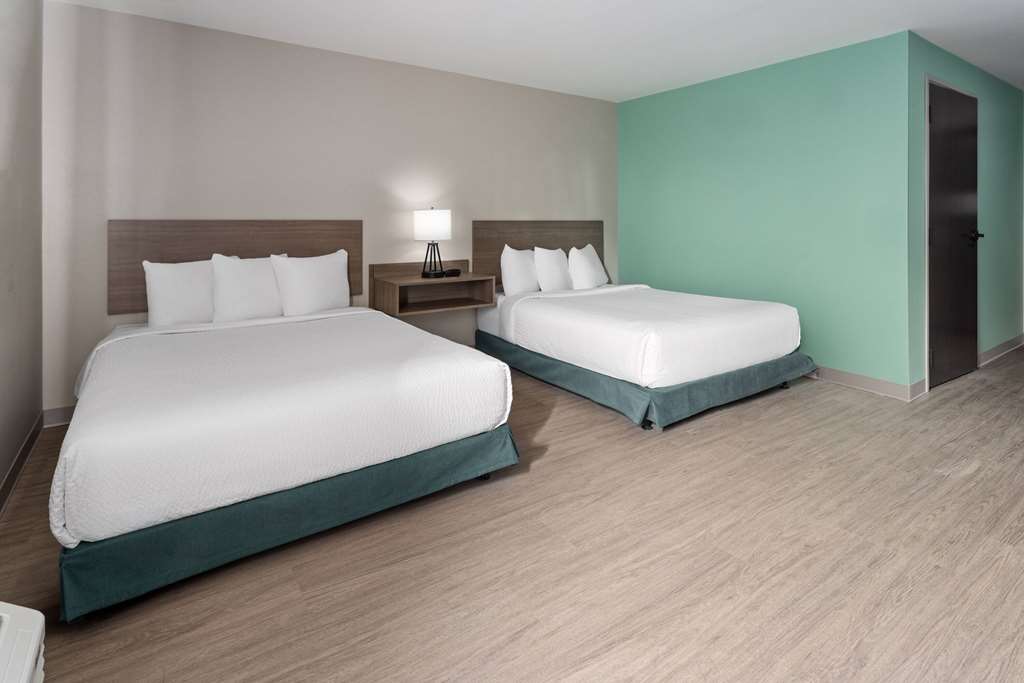 ECHO Suites Richmond West Extended Stay by Wyndham - photo 38