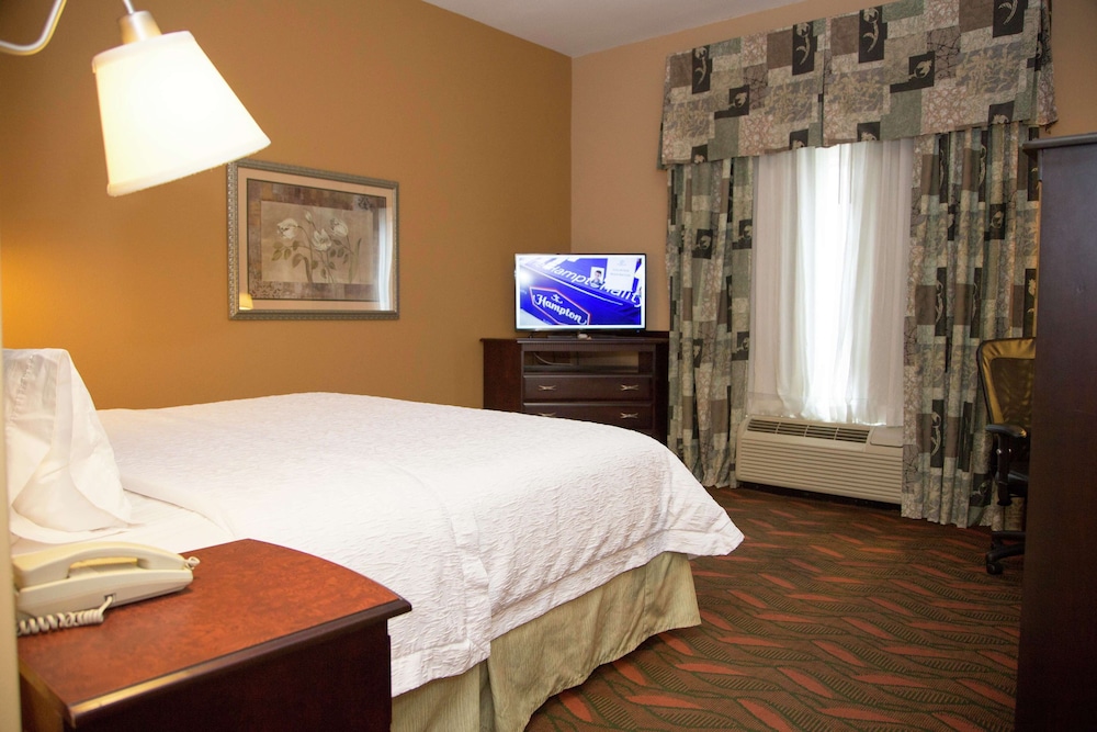 Hampton Inn & Suites Houston Rosenberg - photo 27