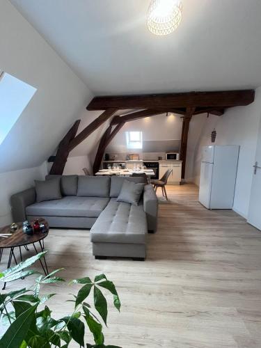 L Evasion Urbaine Parking Gratuit Entree Autonome Wifi — Chatellerault