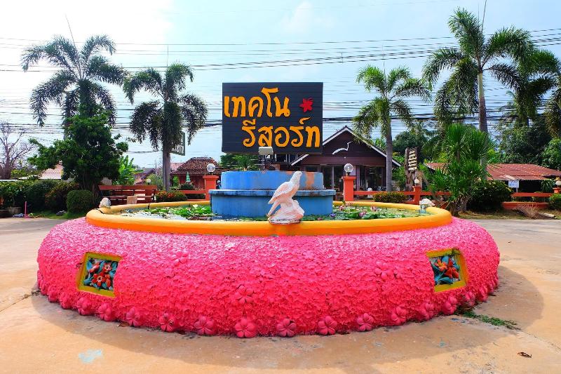 Techno Riverview Resort in Kamphaeng Phet, Thailand