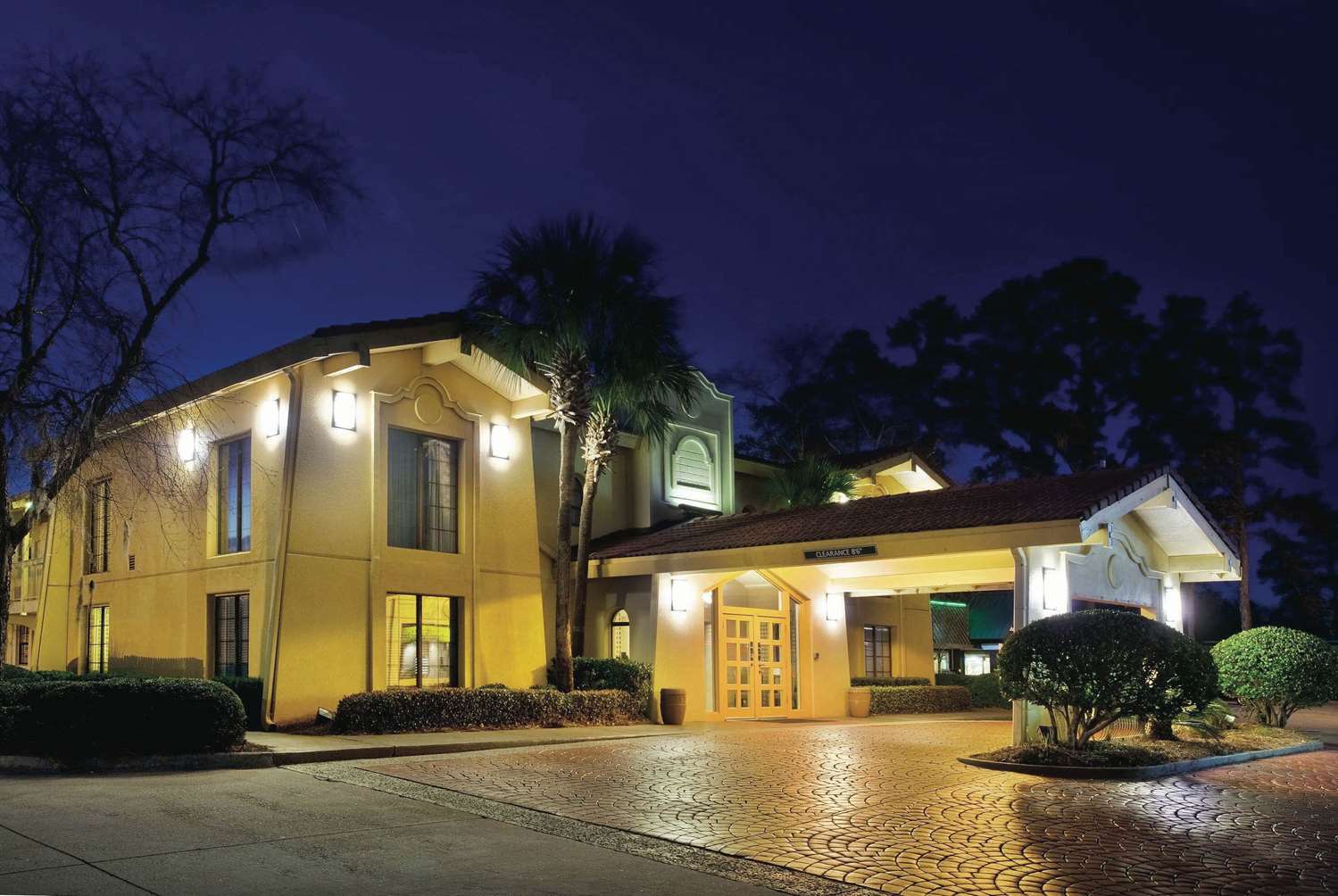 La Quinta Inn Savannah Midtown - photo 4