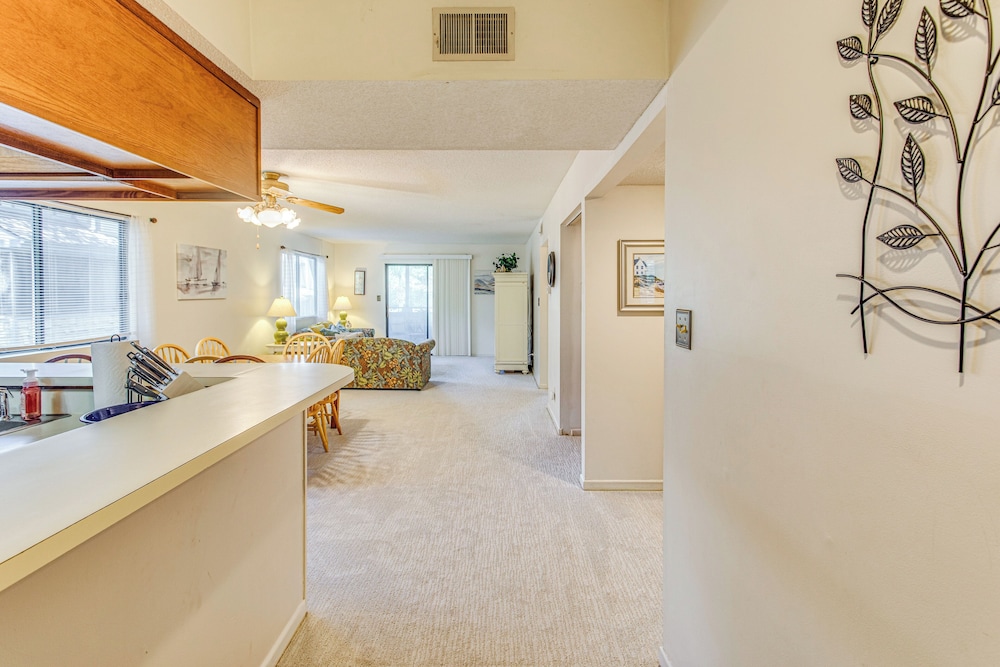 Walk To Myrtle Beach Condo with Resort Perks - photo 15