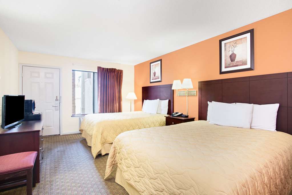 Super 8 by Wyndham Defuniak Springs - photo 10