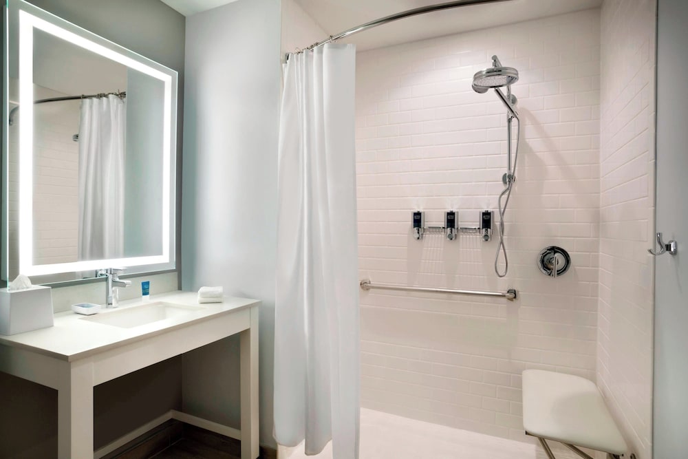 Four Points by Sheraton Miami Airport - photo 13