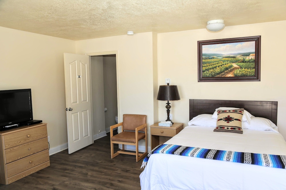 The Riverside Ranch RV Park Motel & Campground - photo 16
