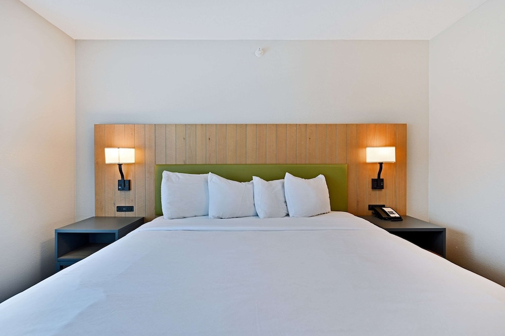 Country Inn & Suites by Radisson Bloomington Normal Airport IL - photo 20