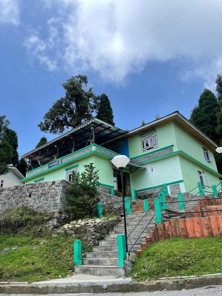 Pine Resort - carbon neutral hotel in Namchi