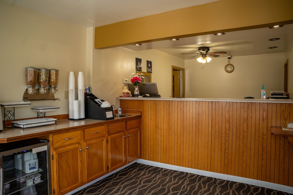 Kingsway Inn - photo 3
