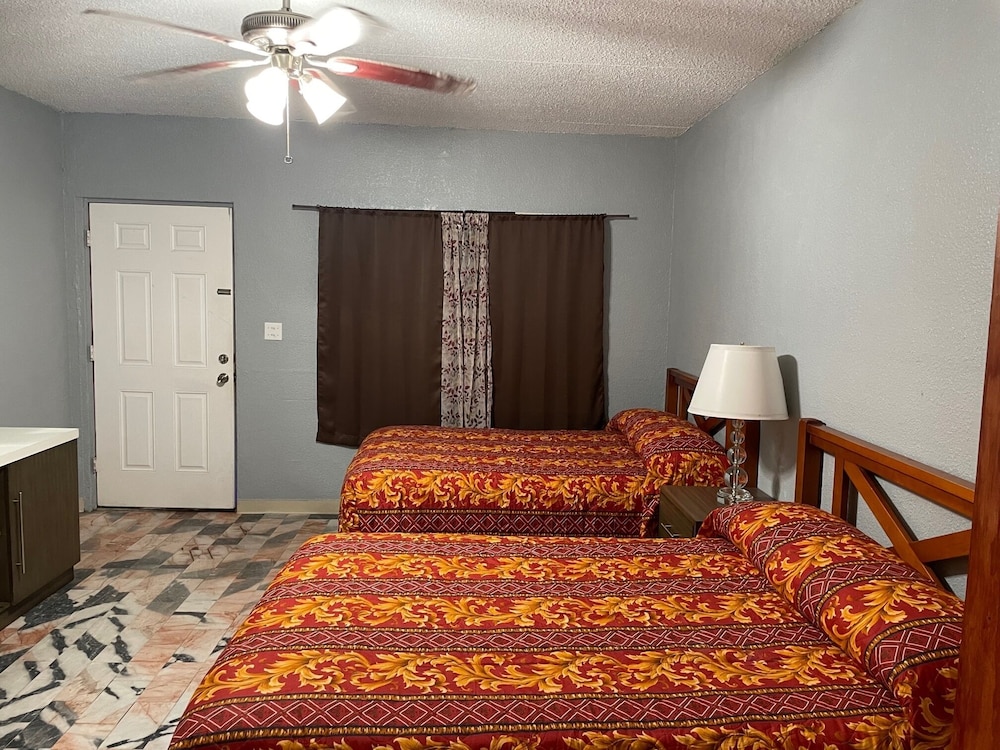 Southwind Inn - photo 4