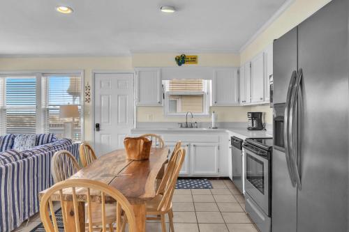 Mead Us At The Pier by Oak Island Accommodations - photo 44