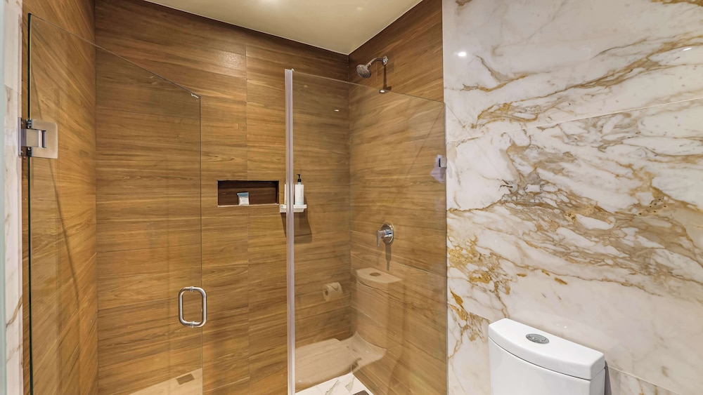 Bathroom shower