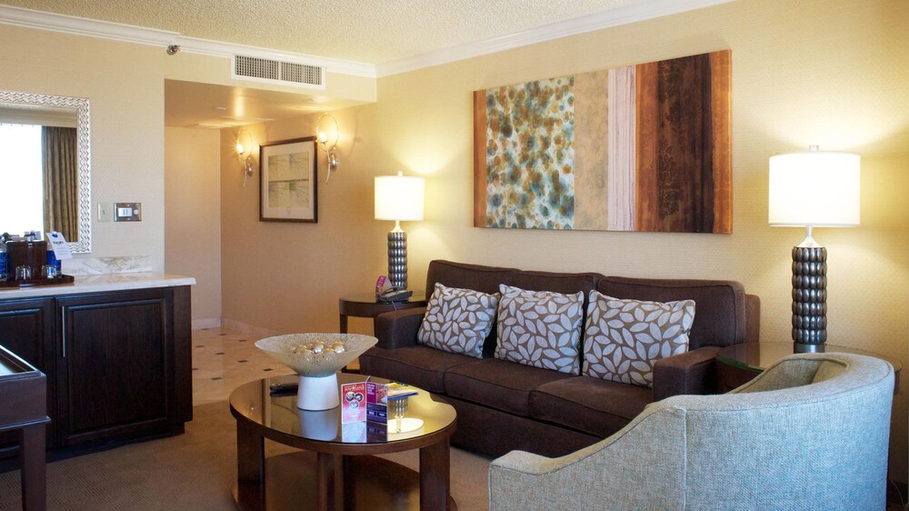 Harrah's Casino Hotel Reno - photo 4