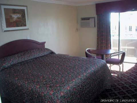 Rodeway Inn Signal Hill - photo 2