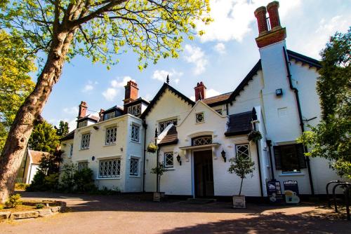 The Alverbank Hotel — hotel in Gosport