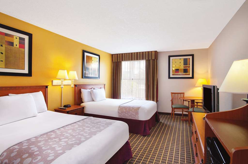 La Quinta Inn by Wyndham Orlando International Drive North - photo 32