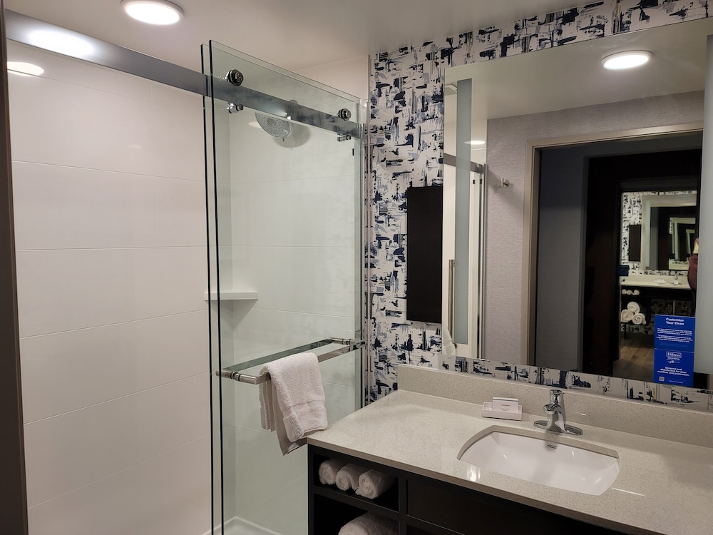 Hilton Garden Inn Cedar Rapids - photo 30