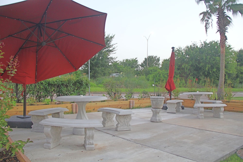Harmony Inn and Suites - photo 26