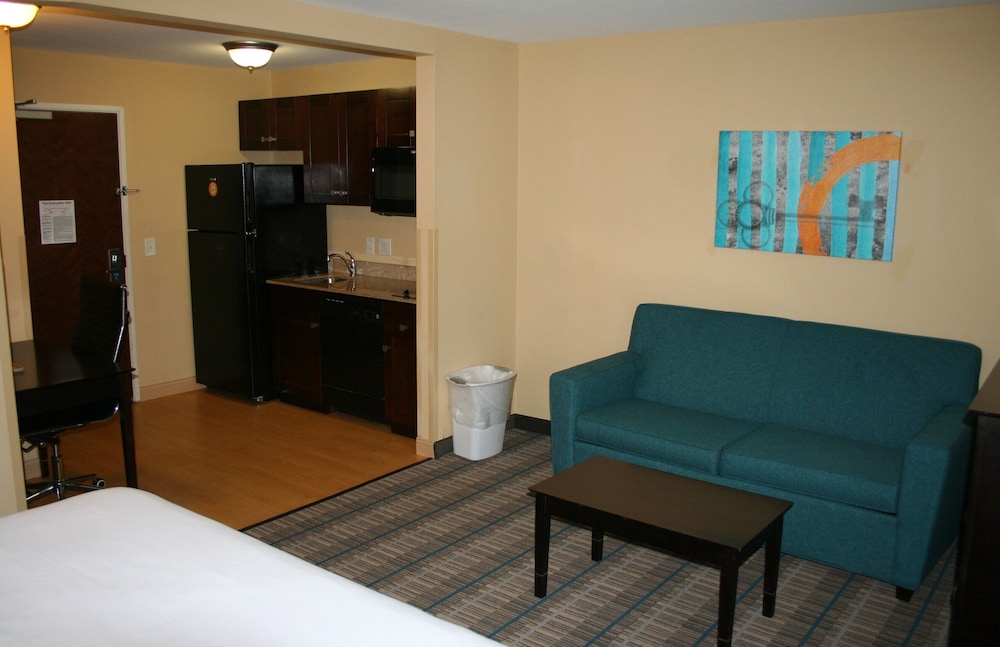 MainStay Suites Jacksonville near Camp Lejeune - photo 30